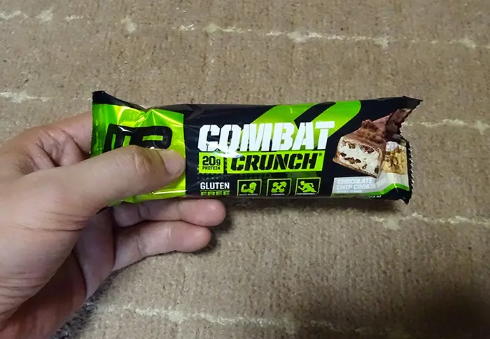 COMBAT (コンバット)プロテインバー、チョコレートチップクッキーを早速食べよう!!